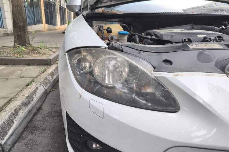 Used Seat LEON 2012 1.8TSI FR model Right Front Headlight