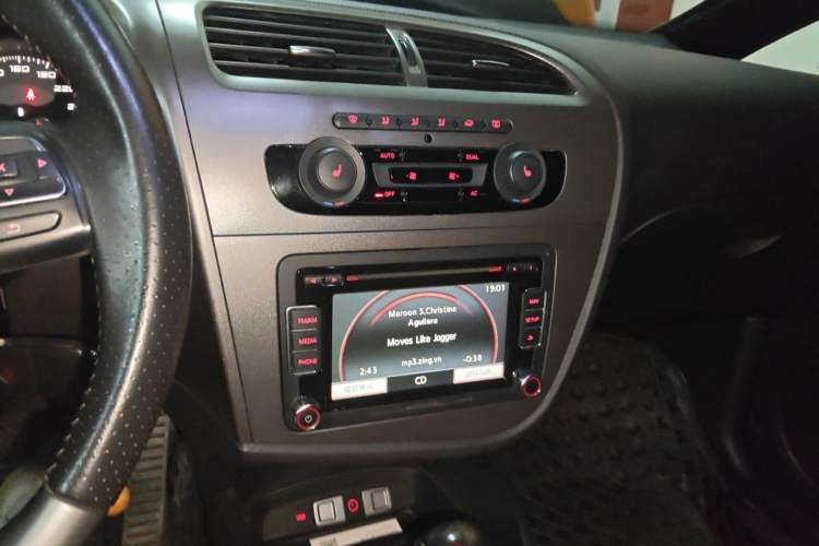 Used Seat LEON 2012 2.0 TSI CUPRA Audio And AC Panel