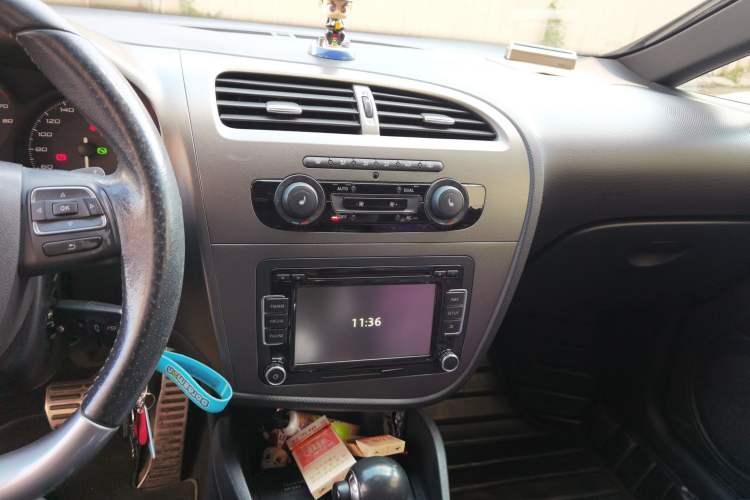 Used Seat LEON 2012 2.0 TSI CUPRA Audio And AC Panel