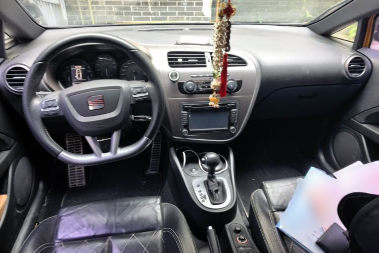 Used Seat LEON 2012 2.0 TSI CUPRA Center Console