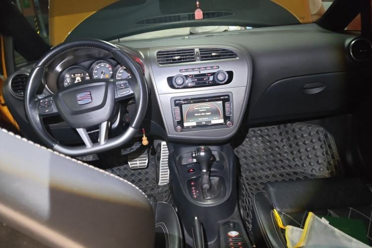 Used Seat LEON 2012 2.0 TSI CUPRA Center Console