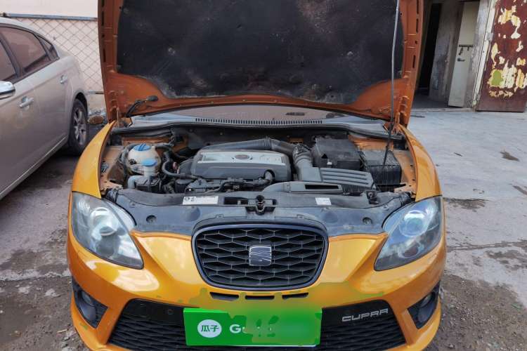 Used Seat LEON 2012 2.0 TSI CUPRA Engine Bay