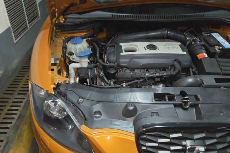 Used Seat LEON 2012 2.0 TSI CUPRA Engine Bay Right