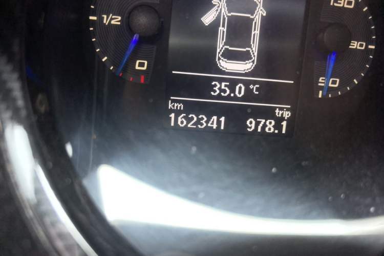 Used Seat LEON 2012 2.0 TSI CUPRA Odometer Close Up