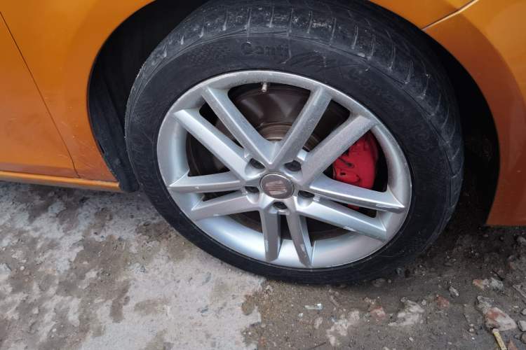 Used Seat LEON 2012 2.0 TSI CUPRA Right Front Wheel Hub