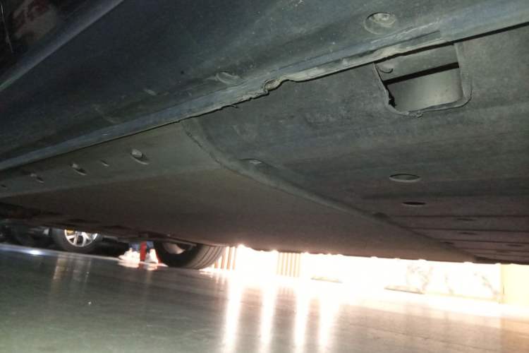 Used SERES SF5 2020 Four-Wheel Drive High-Performance Sports Edition Chassis Rear Left
