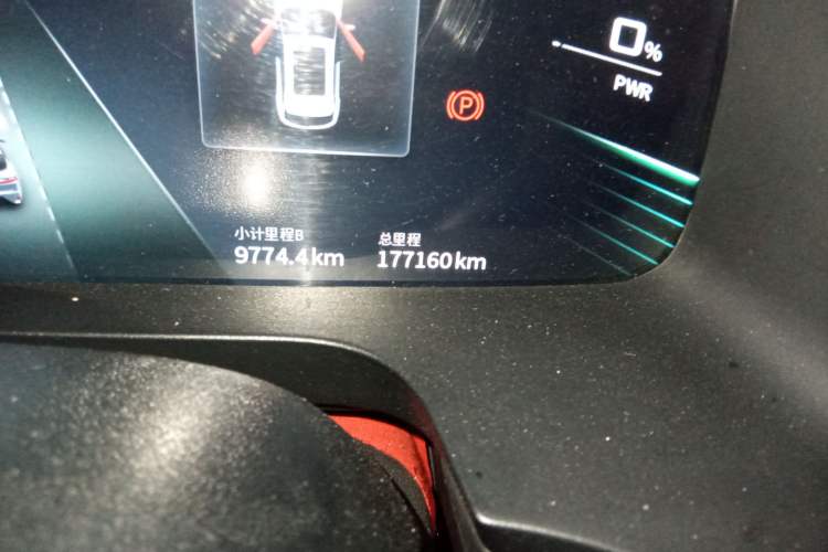 Used SERES SF5 2020 Four-Wheel Drive High-Performance Sports Edition Odometer Close Up