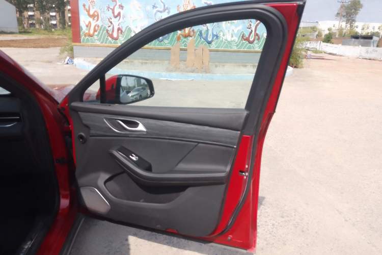 Used SERES SF5 2020 Four-Wheel Drive High-Performance Sports Edition Interior 5