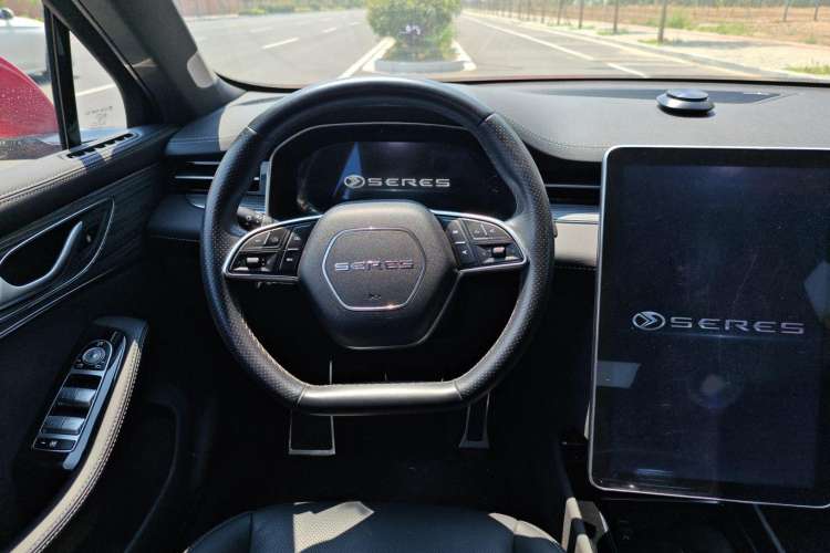 Used SERES SF5 2020 Four-Wheel Drive High-Performance Sports Edition Steering Wheel
