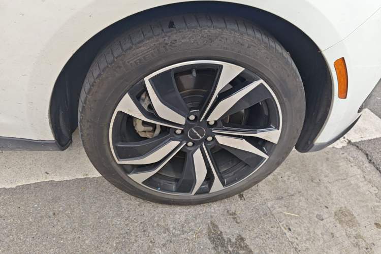 Used SERES SF5 2021 Four-Wheel Drive Freedom Expedition Edition Right Front Wheel Hub