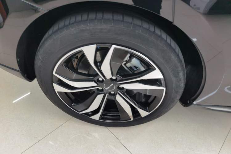 Used SERES SF5 2020 Two-Wheel Drive High-Performance Sports Edition Exterior 5
