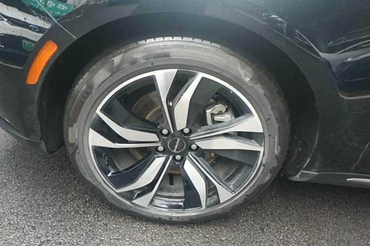 Used SERES SF5 2020 Four-Wheel Drive High-Performance Sports Edition Left Front Wheel Hub
