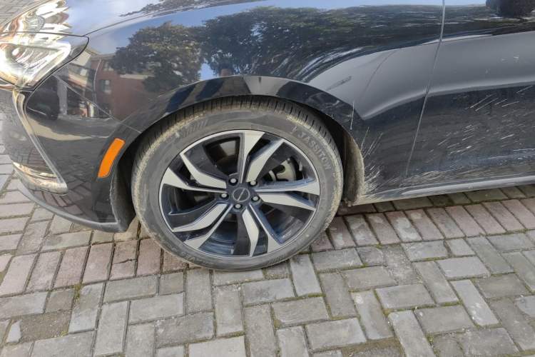 Used SERES SF5 2020 Two-Wheel Drive High-Performance Sports Edition Left Front Wheel Hub