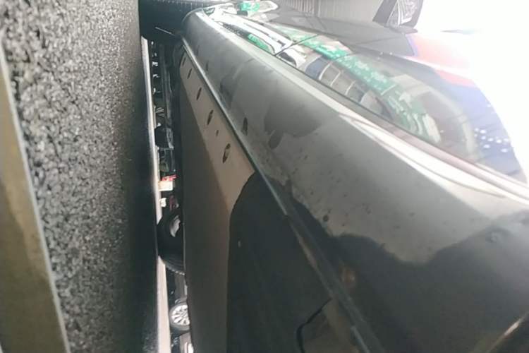 Used SERES SF5 2020 Four-Wheel Drive High-Performance Sports Edition Left Side Sill