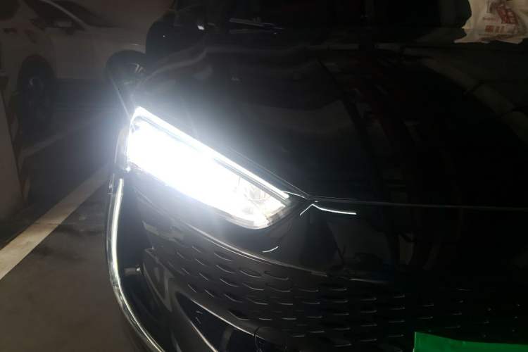 Used SERES SF5 2020 Two-Wheel Drive High-Performance Sports Edition Right Front Headlight