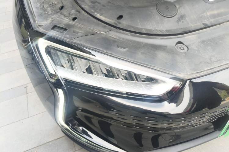 Used SERES SF5 2020 Four-Wheel Drive High-Performance Sports Edition Right Front Headlight