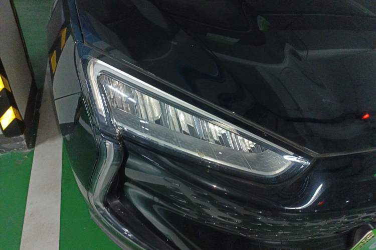 Used SERES SF5 2020 Four-Wheel Drive High-Performance Sports Edition Right Front Headlight