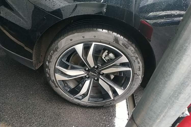 Used SERES SF5 2020 Four-Wheel Drive High-Performance Sports Edition Right Rear Wheel Hub