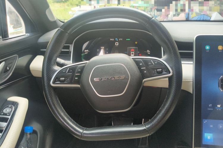 Used SERES SF5 2020 Four-Wheel Drive High-Performance Sports Edition Steering Wheel