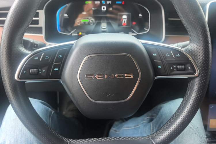 Used SERES SF5 2020 Two-Wheel Drive High-Performance Sports Edition Steering Wheel