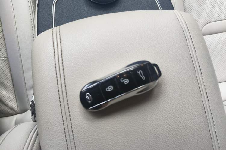 Used SERES SF5 2020 Four-Wheel Drive High-Performance Sports Edition Vehicle Key