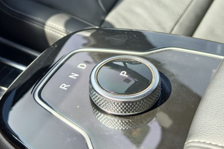 Used SERES SF5 2020 Four-Wheel Drive High-Performance Sports Edition Gear Lever