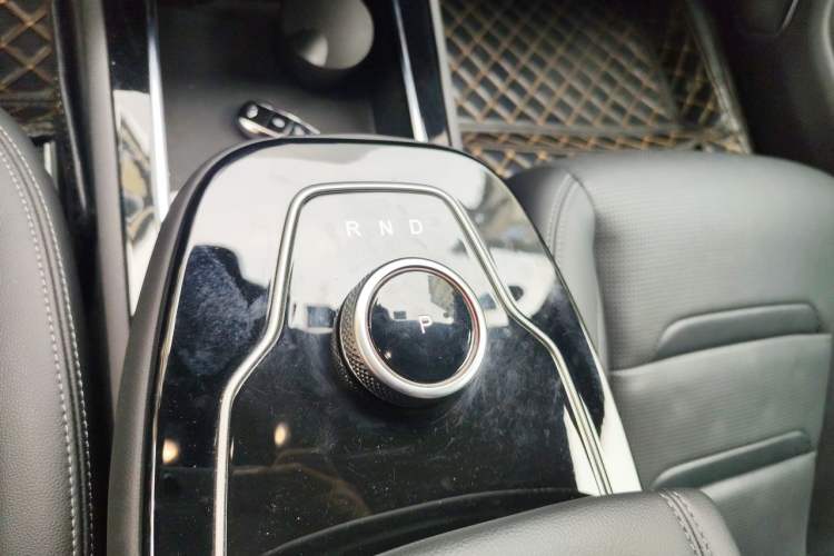 Used SERES SF5 2020 Four-Wheel Drive High-Performance Sports Edition Gear Lever