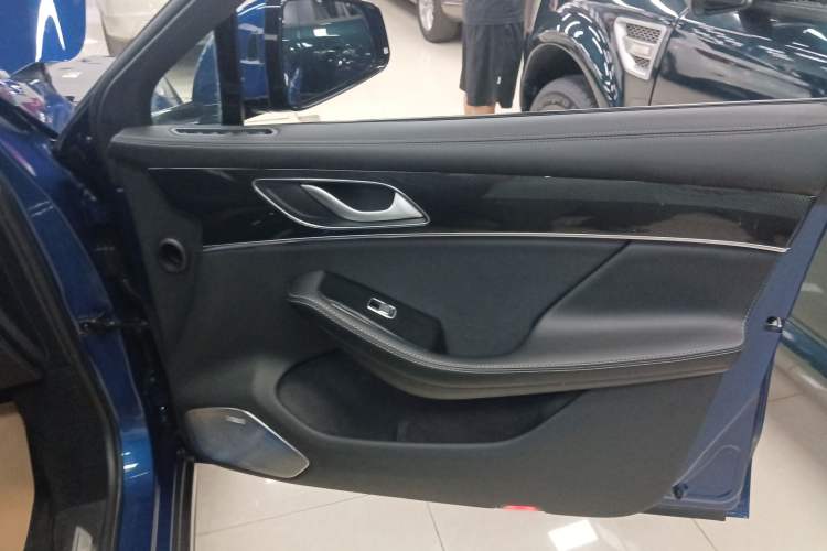 Used SERES SF5 2020 Four-Wheel Drive High-Performance Sports Edition Interior 5
