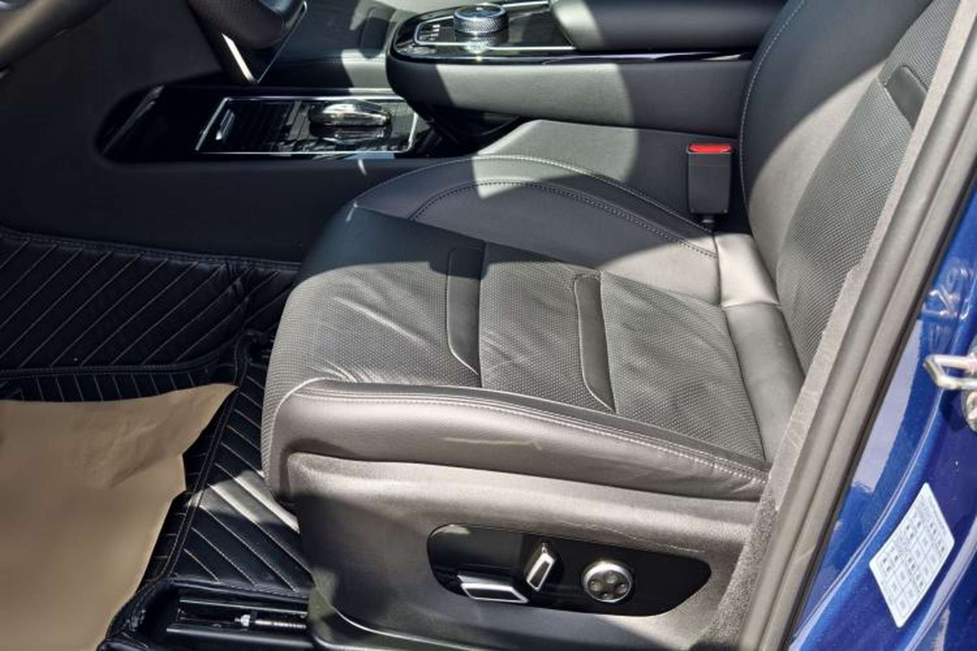 Used SERES SF5 2020 Four-Wheel Drive High-Performance Sports Edition Left Front Seat