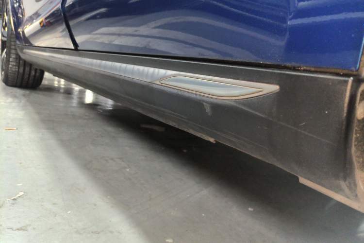 Used SERES SF5 2020 Four-Wheel Drive High-Performance Sports Edition Left Side Sill