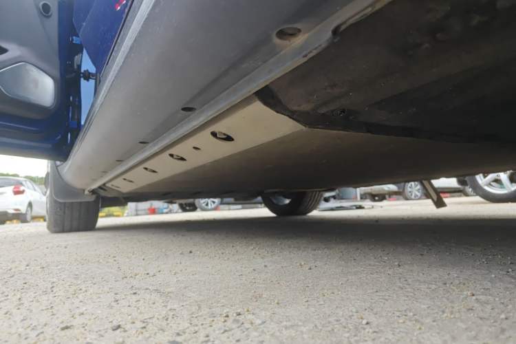 Used SERES SF5 2020 Four-Wheel Drive High-Performance Sports Edition Left Side Sill