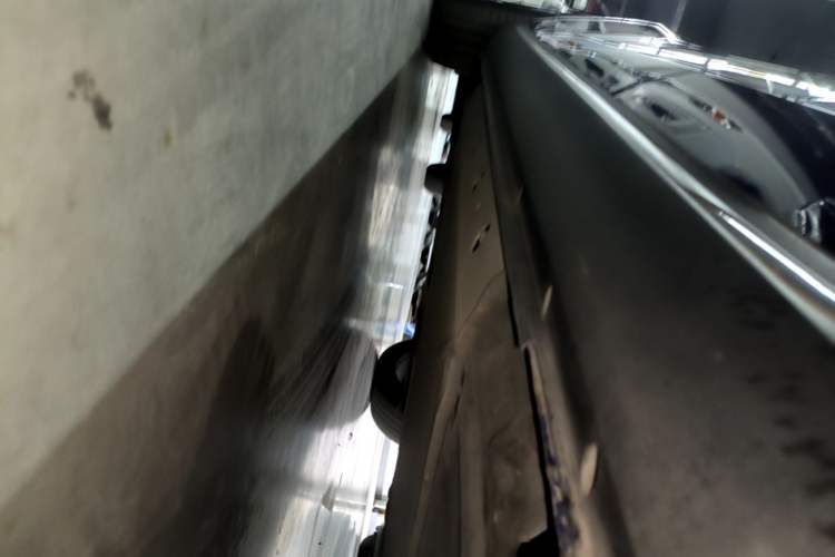 Used SERES SF5 2020 Four-Wheel Drive High-Performance Sports Edition Left Side Sill
