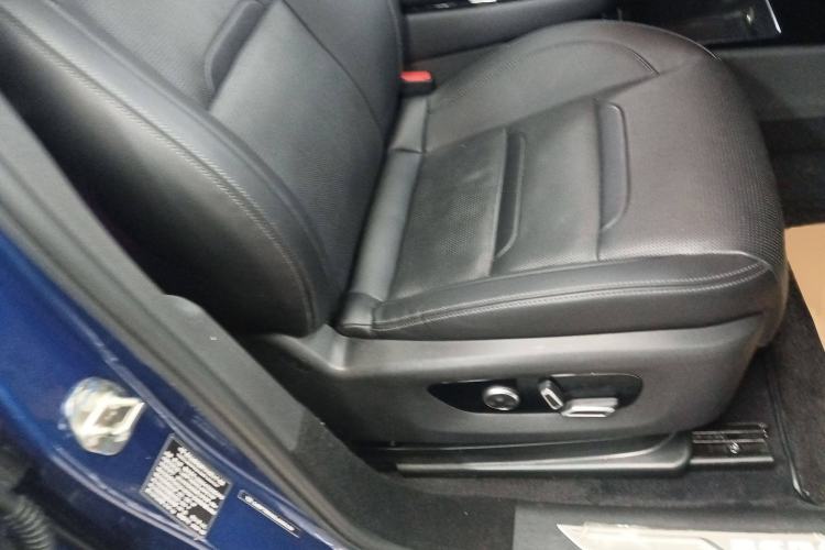 Used SERES SF5 2020 Four-Wheel Drive High-Performance Sports Edition Right Front Seat