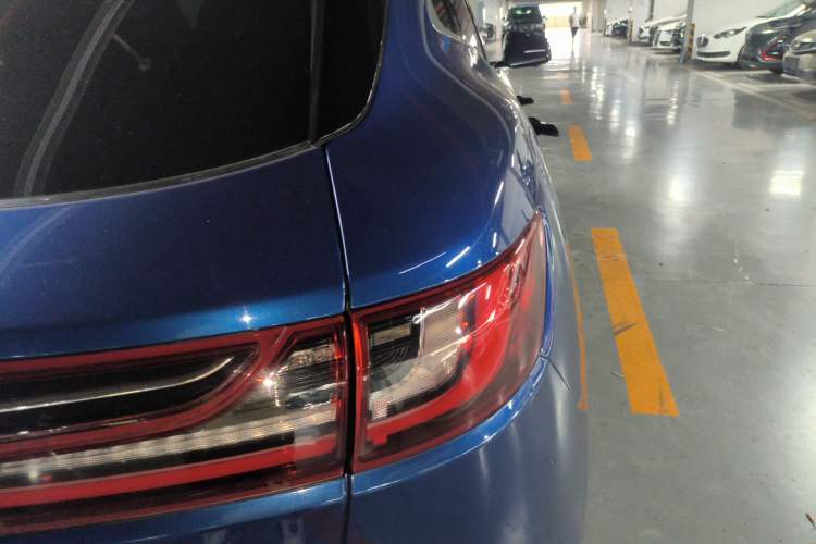 Used SERES SF5 2020 Four-Wheel Drive High-Performance Sports Edition Right Rear Taillight
