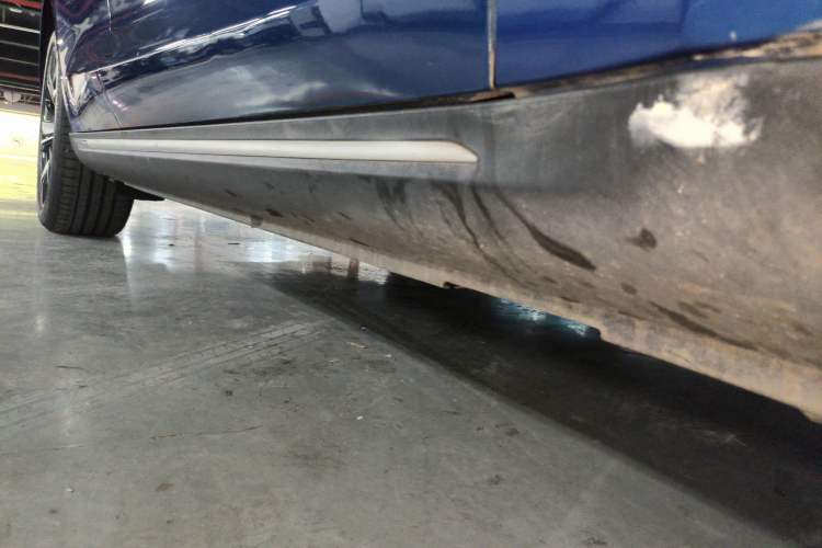 Used SERES SF5 2020 Four-Wheel Drive High-Performance Sports Edition Right Side Sill