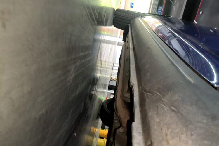 Used SERES SF5 2020 Four-Wheel Drive High-Performance Sports Edition Right Side Sill