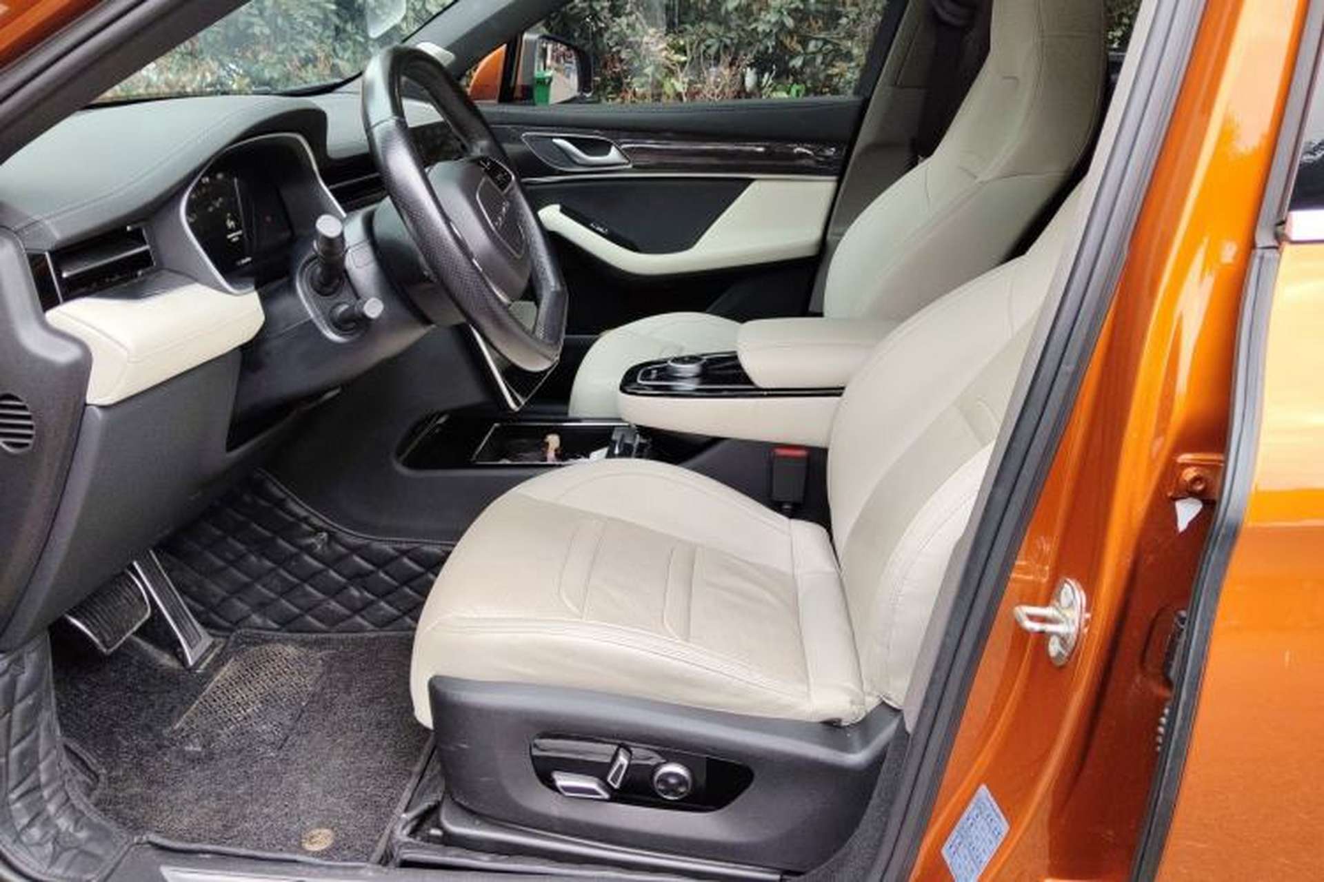Used SERES SF5 2020 Four-Wheel Drive High-Performance Version Left Front Seat