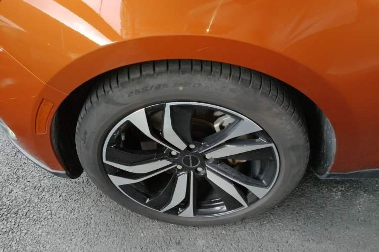 Used SERES SF5 2020 Two-Wheel Drive High-Performance Sports Edition Left Front Wheel Hub