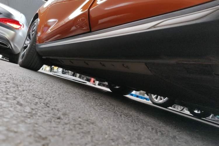 Used SERES SF5 2020 Two-Wheel Drive High-Performance Sports Edition Left Side Sill