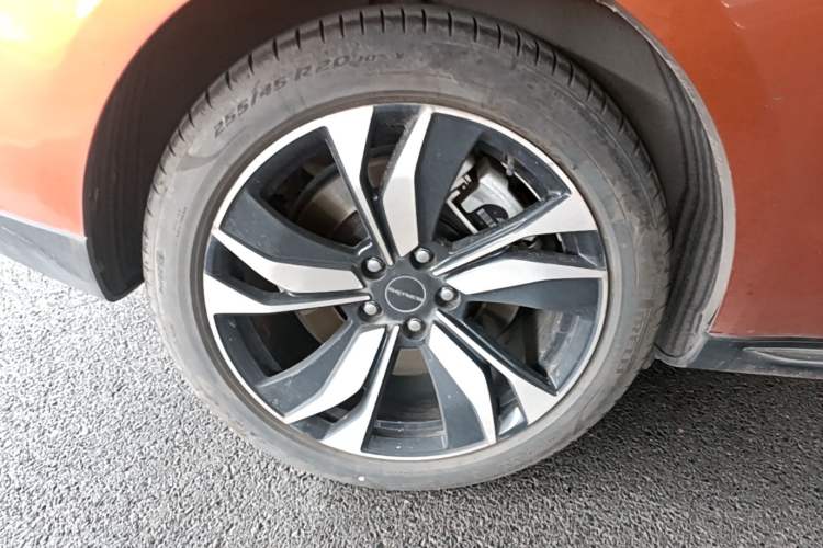 Used SERES SF5 2020 Four-Wheel Drive High-Performance Sports Edition Right Rear Wheel Hub