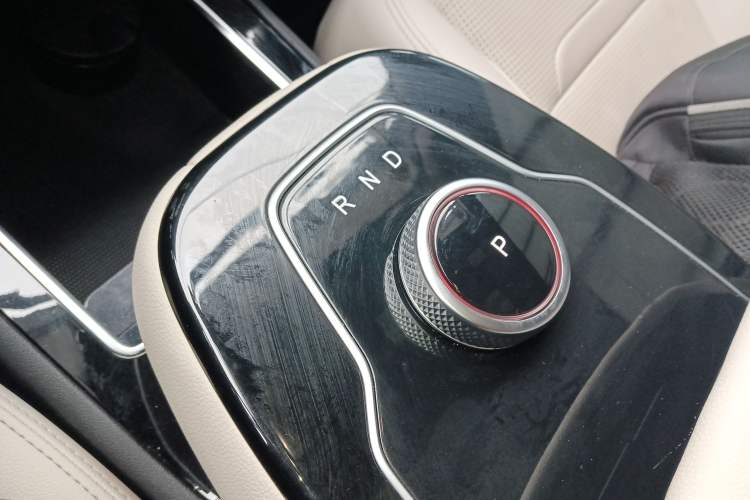 Used SERES SF5 2020 Four-Wheel Drive High-Performance Sports Edition Gear Lever