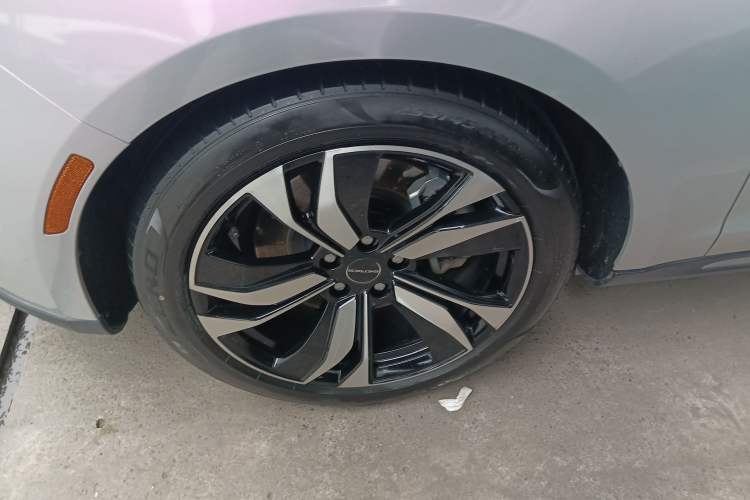 Used SERES SF5 2020 Four-Wheel Drive High-Performance Sports Edition Left Front Wheel Hub