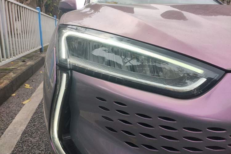 Used SERES SF5 2020 Four-Wheel Drive High-Performance Sports Edition Right Front Headlight