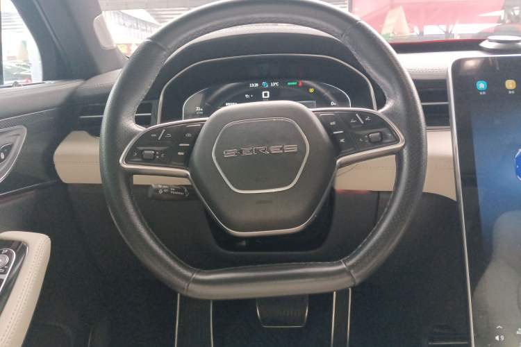 Used SERES SF5 2020 Four-Wheel Drive High-Performance Sports Edition Steering Wheel