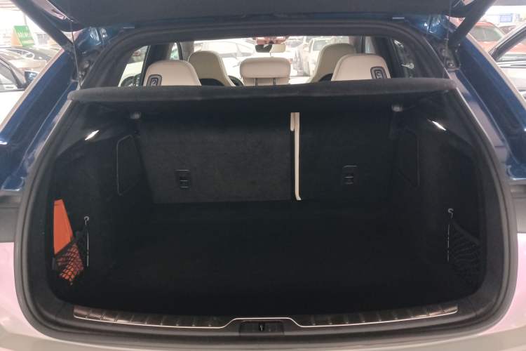 Used SERES SF5 2020 Four-Wheel Drive High-Performance Sports Edition Trunk