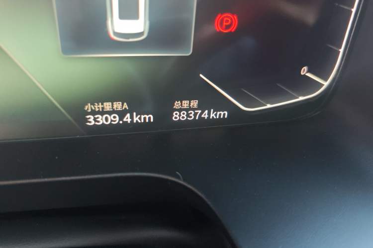 Used SERES SF5 2020 Four-Wheel Drive High-Performance Sports Edition Odometer Close Up