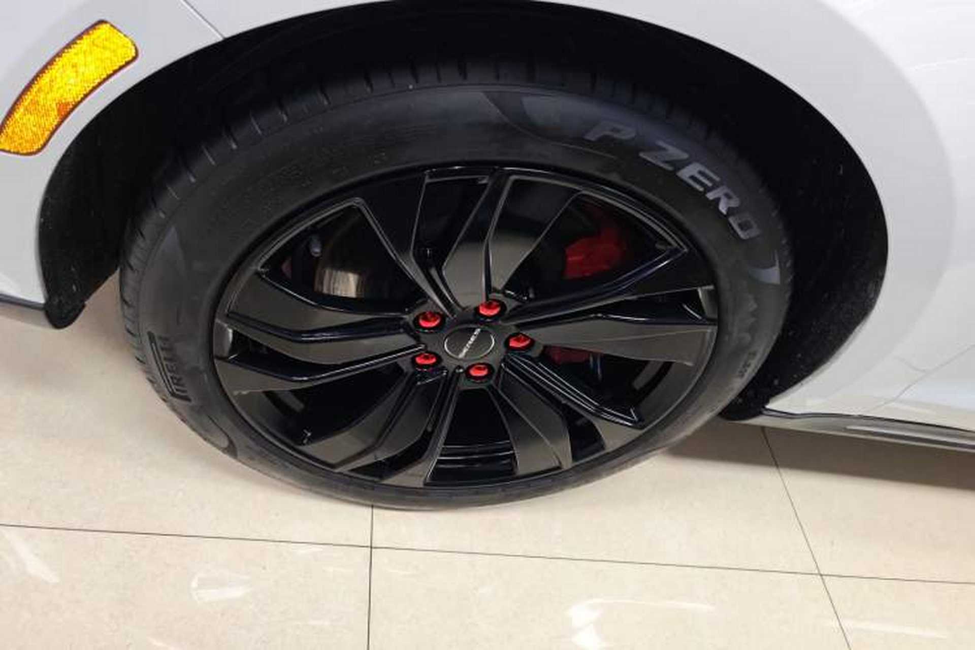 Used SERES SF5 2020 Four-Wheel Drive High-Performance Sports Edition Left Front Wheel Hub