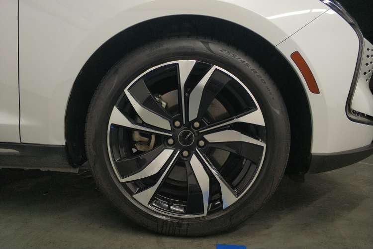 Used SERES SF5 2020 Two-Wheel Drive High-Performance Sports Edition Left Front Wheel Hub