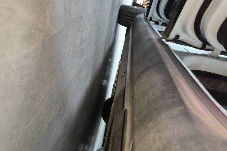 Used SERES SF5 2020 Four-Wheel Drive High-Performance Sports Edition Left Side Sill
