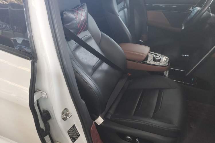 Used SERES SF5 2020 Four-Wheel Drive High-Performance Version Right Front Seat